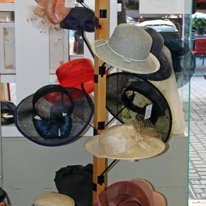 Arbre a chapeau la chapellerie 1